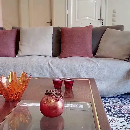 Calliope's Luxury Maisonette Holiday home