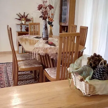 Calliope's Luxury Maisonette Holiday home