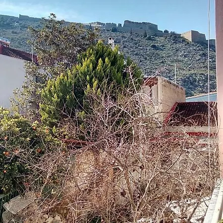 Calliope's Luxury Maisonette Holiday home